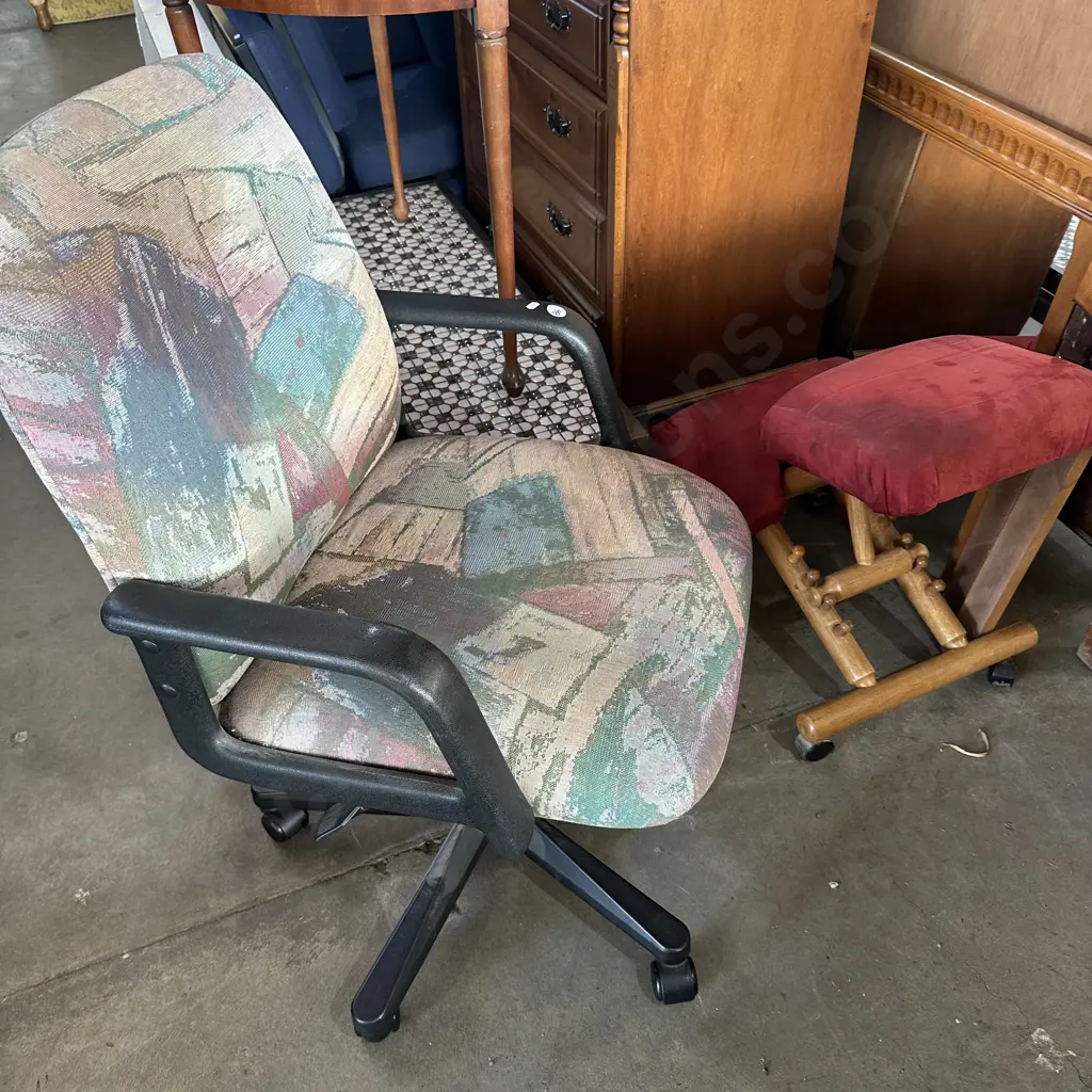 office chair plus ergo chair Image 1++