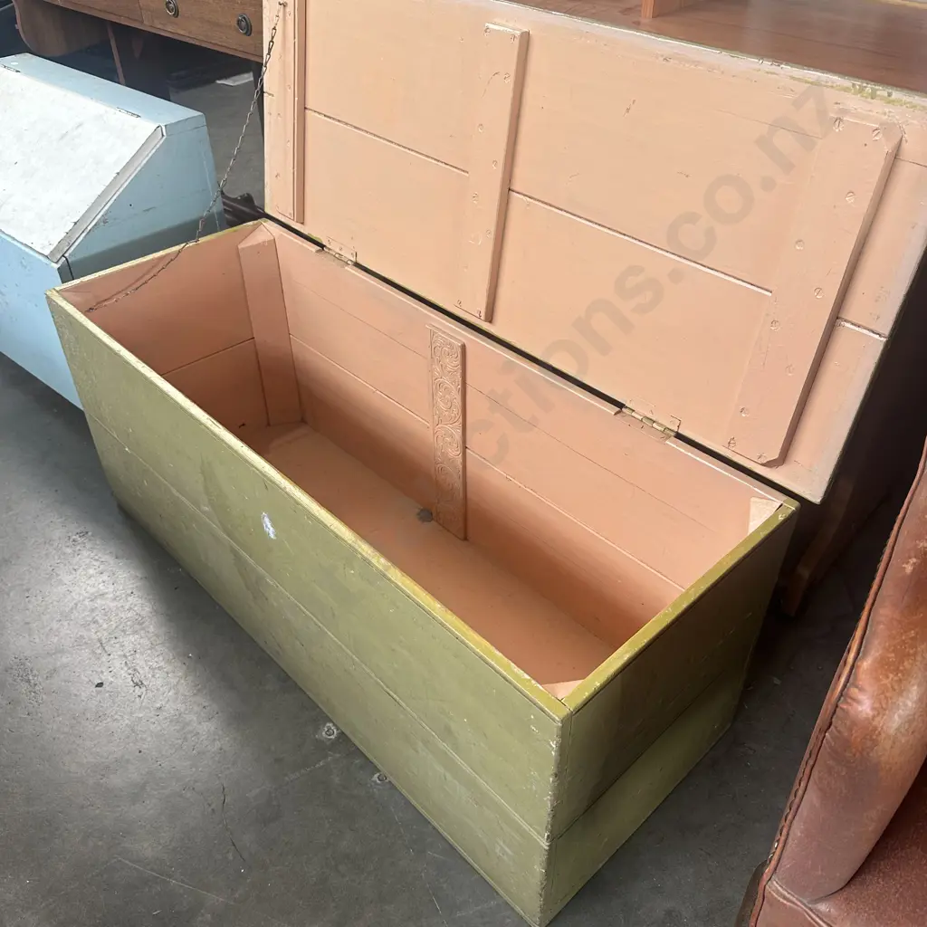 early painted wood trunk Image 1++