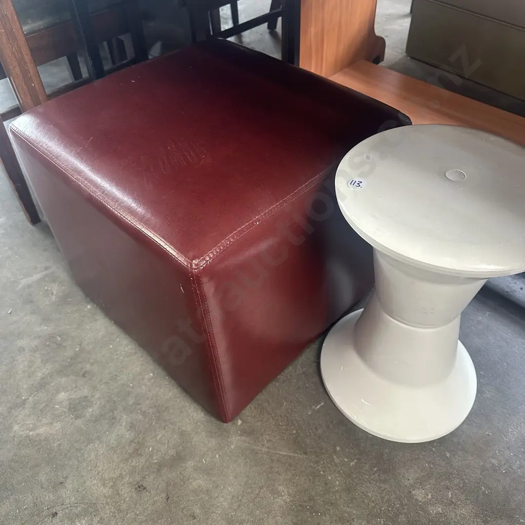 stool and foot rest Image 1++