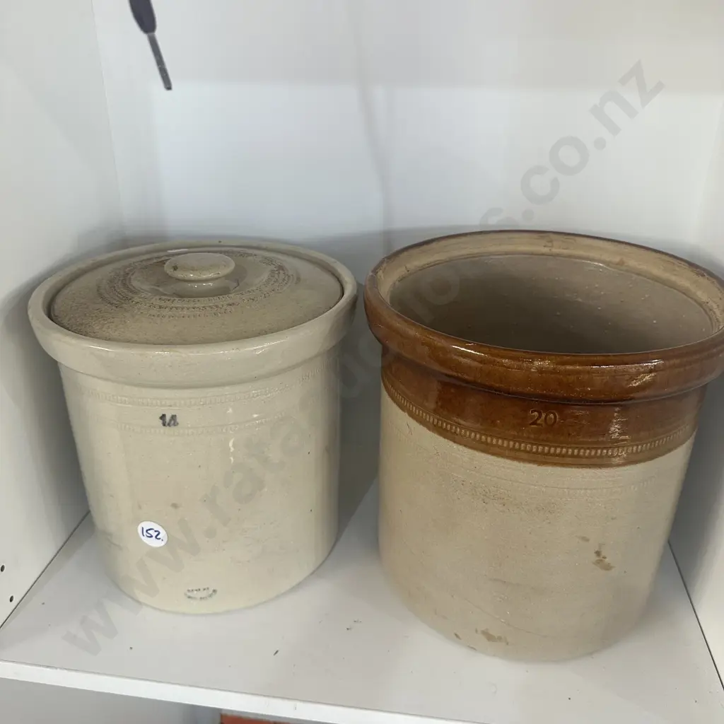 Two stone crocks, one with lid. Image 1++