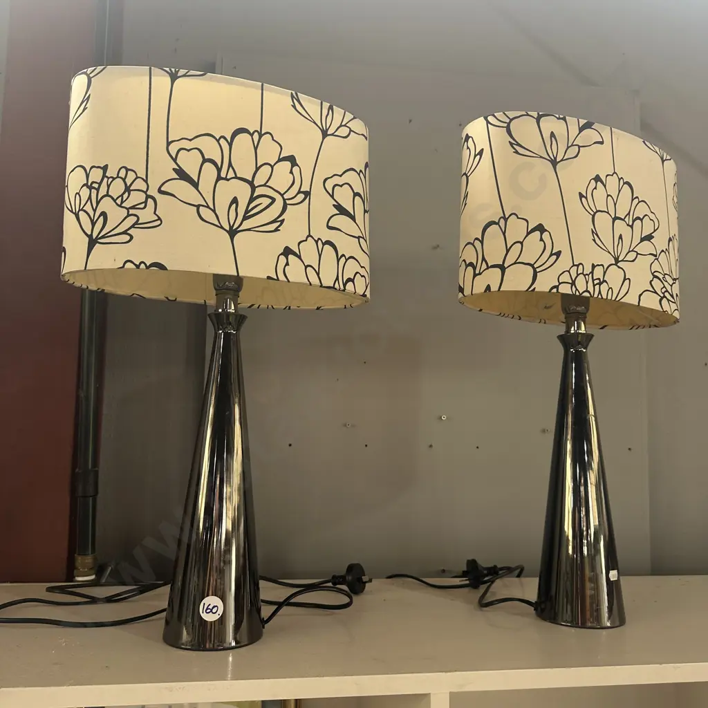 Pair of lamps Image 1++