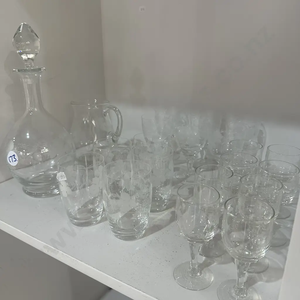 Lot of crystal Image 1++