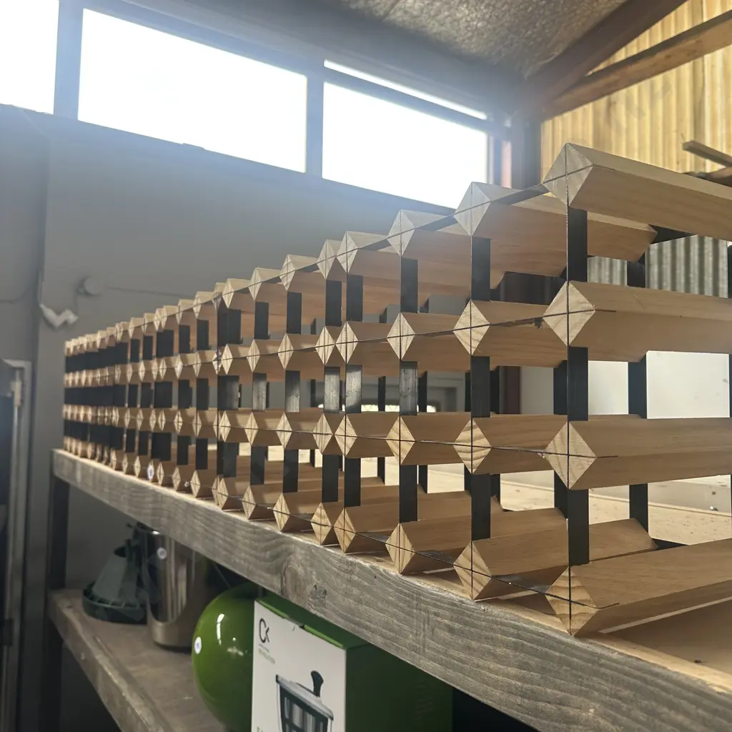 Six wine rack units. Image 1++