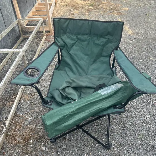 pr of folding chairs