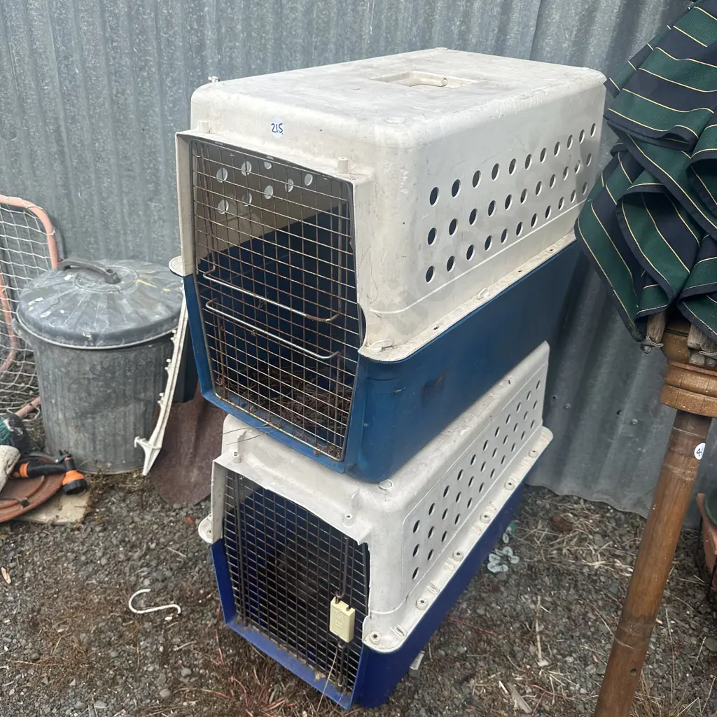 2 pet cages Image 1++