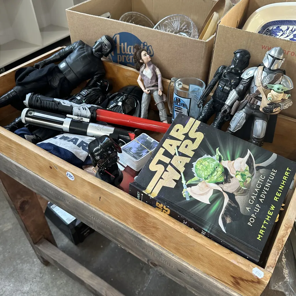 Star Wars figures and collectables. Image 1++