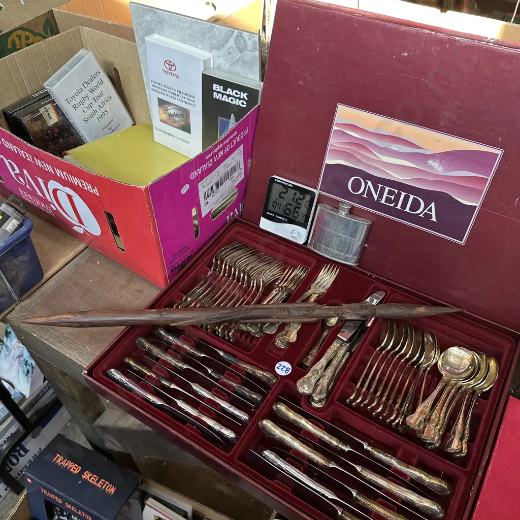 Boxed cutlery set plus carved wooden spear, hip flask etc. Image 1++