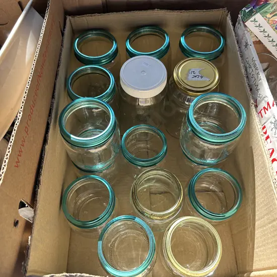 Box of four large Agee jars, plus ten small ones.