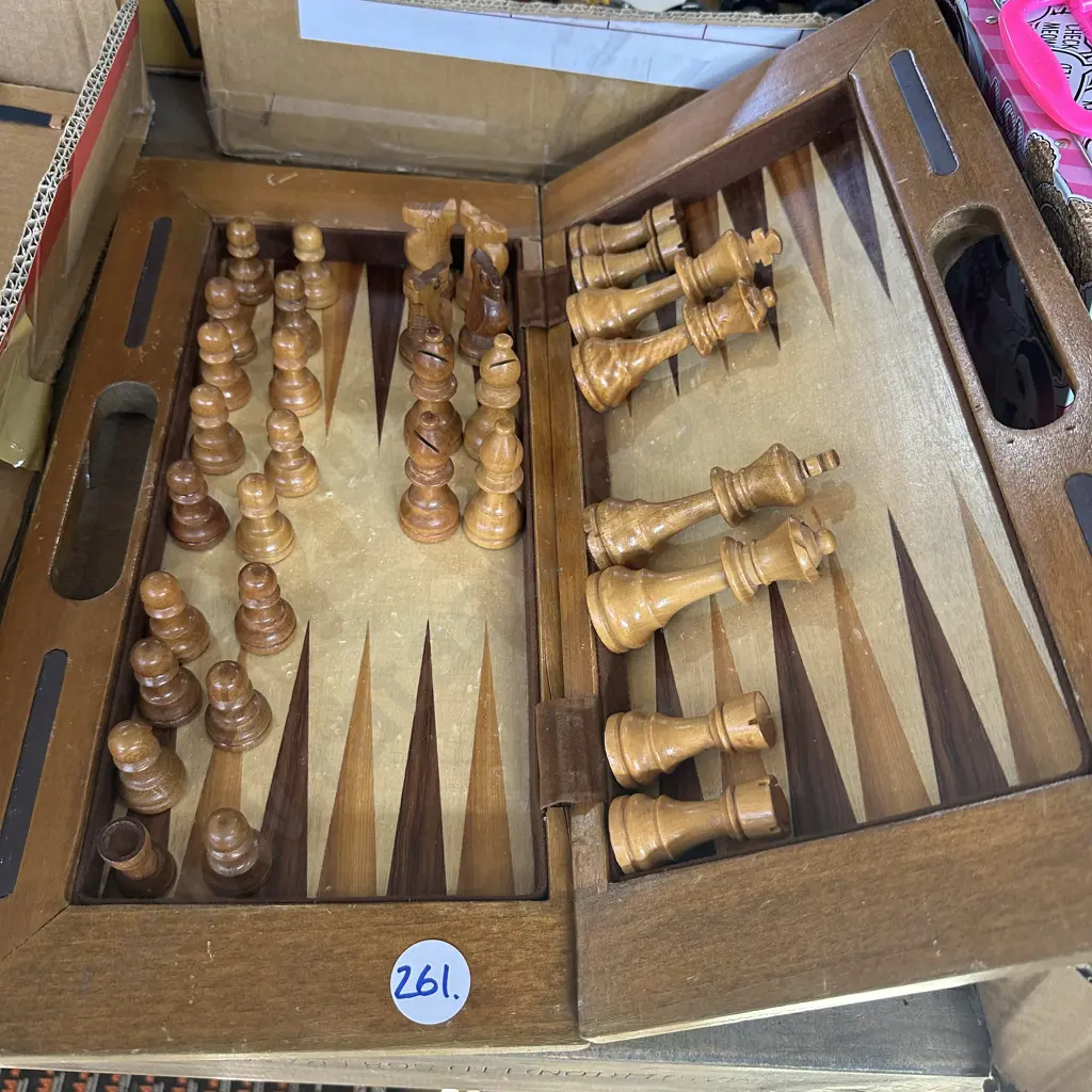 Chess set. Image 1++