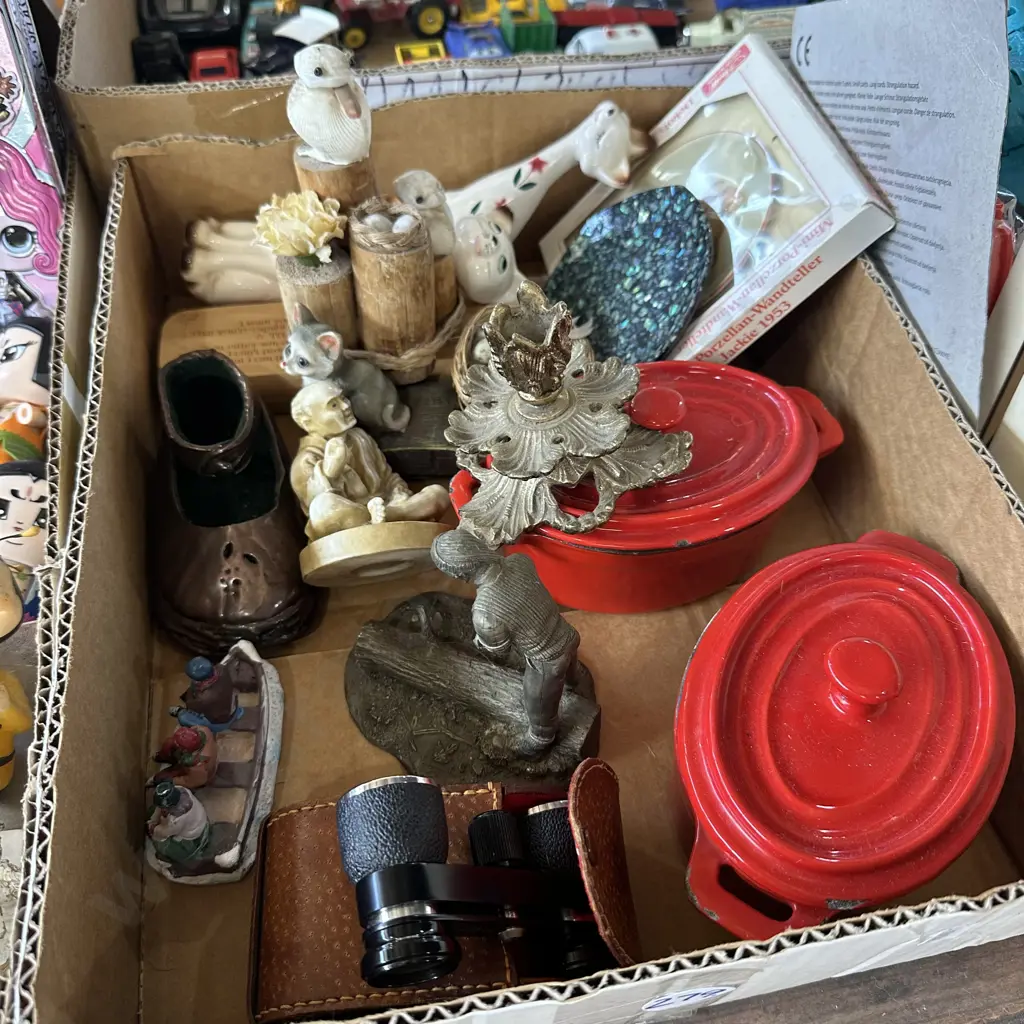 Pair of mini cast iron dishes plus ornaments etc. Image 1++