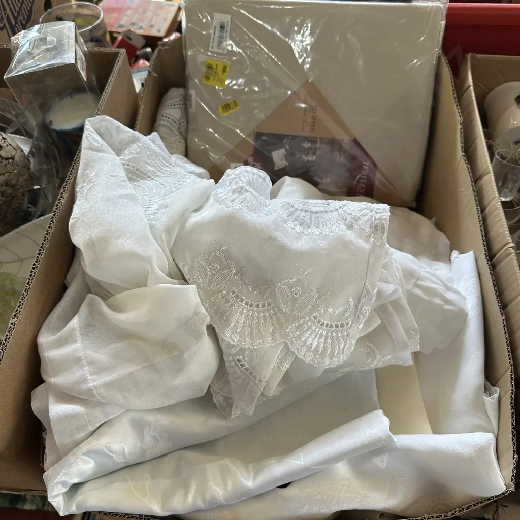 Box of linen Image 1++