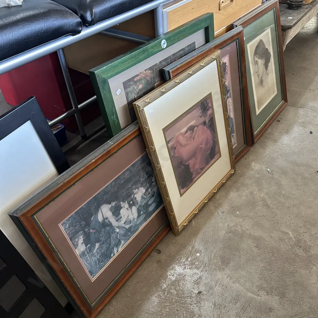 Eight pictures and frames. Image 1++