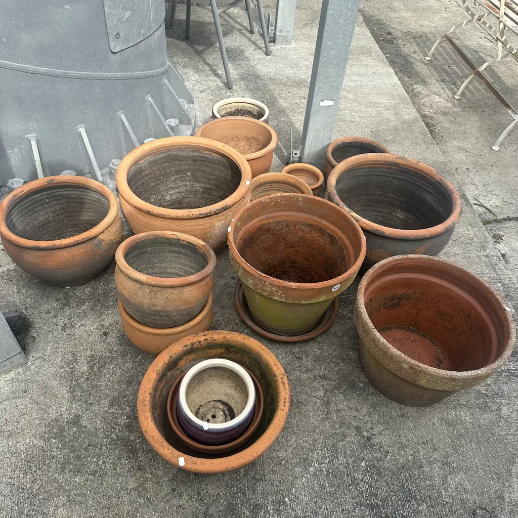 large lot of planters Image 1++