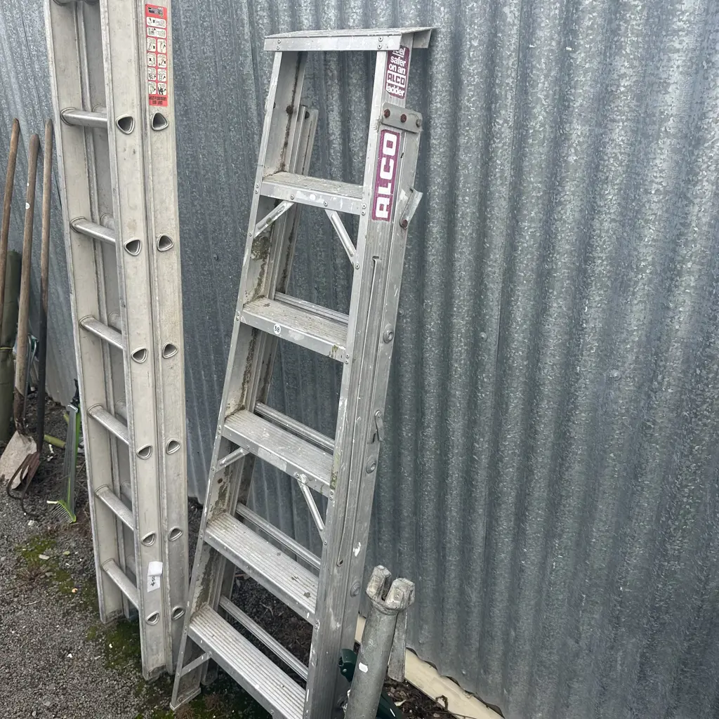 folding 6 foot ladder Image 1++