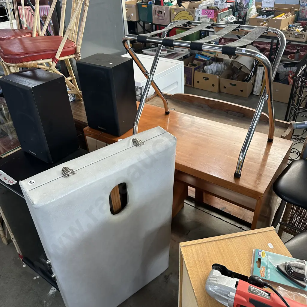 portable massage table, suitcase stand & desk Image 1++