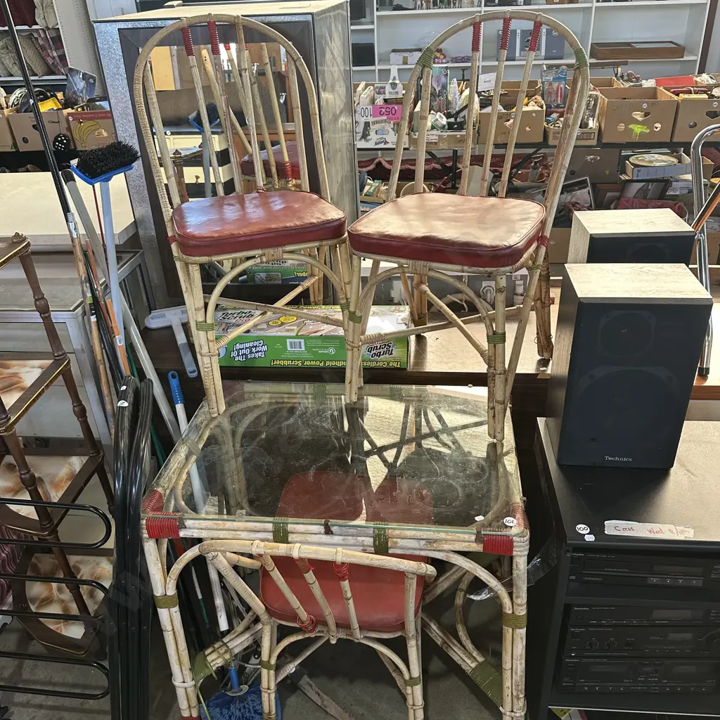 vintage cane patio suite - average Image 1++