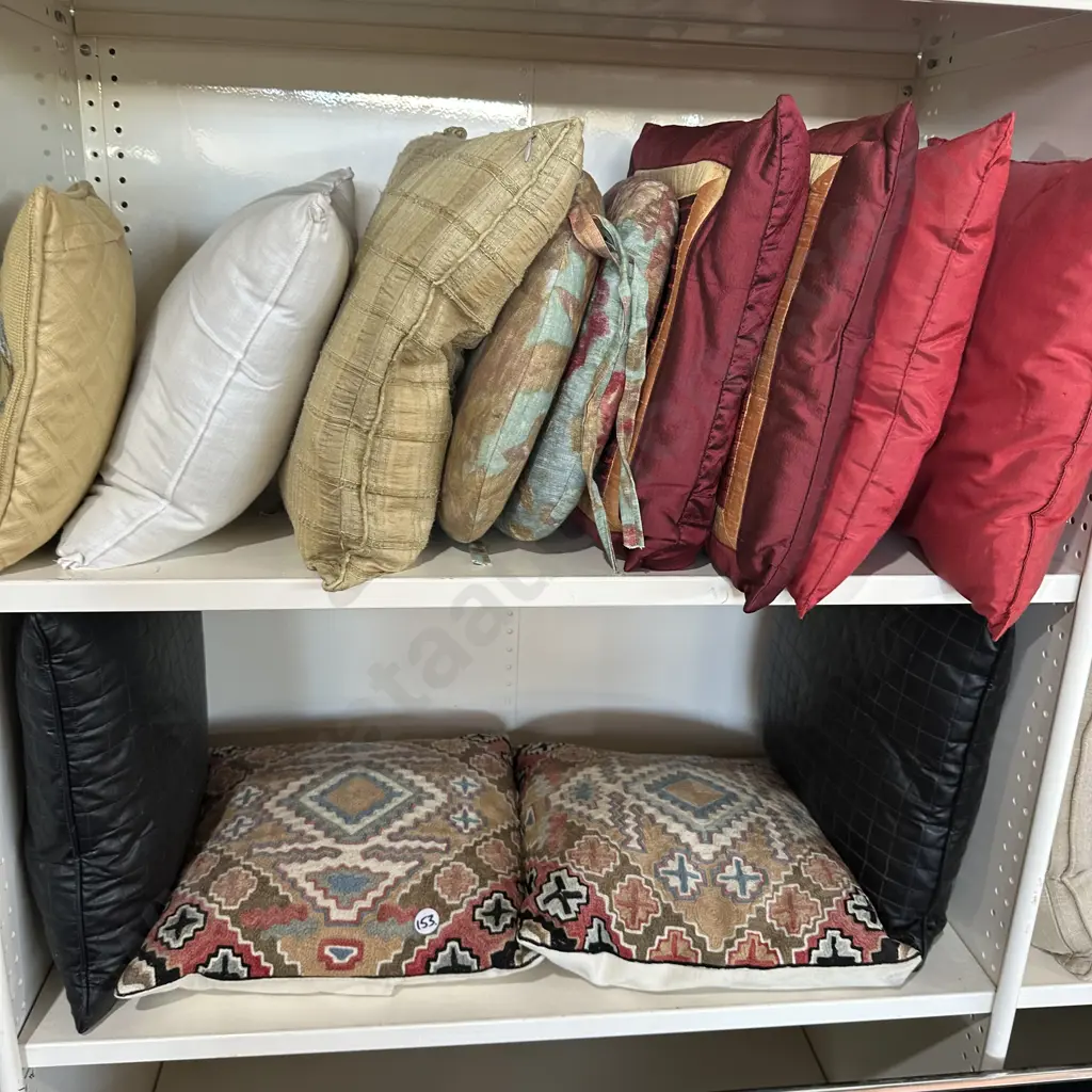 2 shelf lots cushions Image 1++