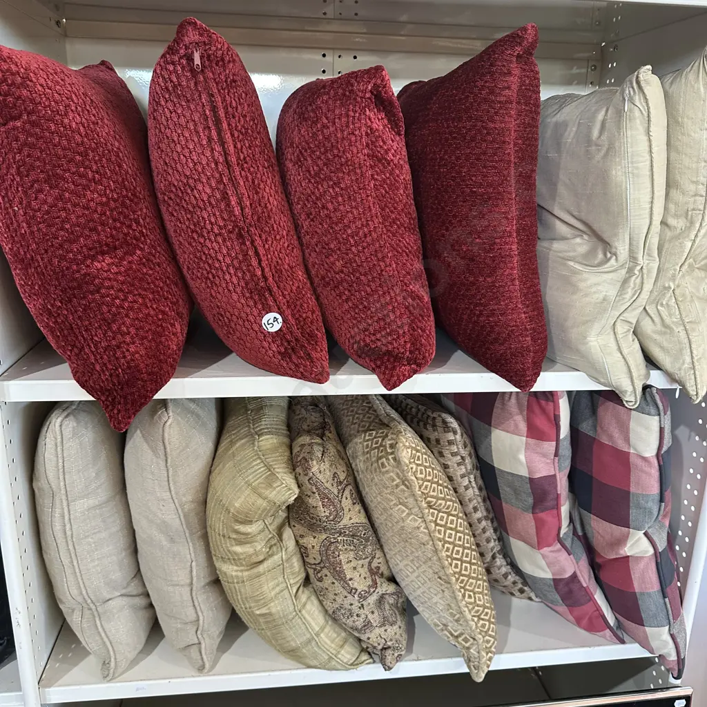 2 shelf lots cushions Image 1++