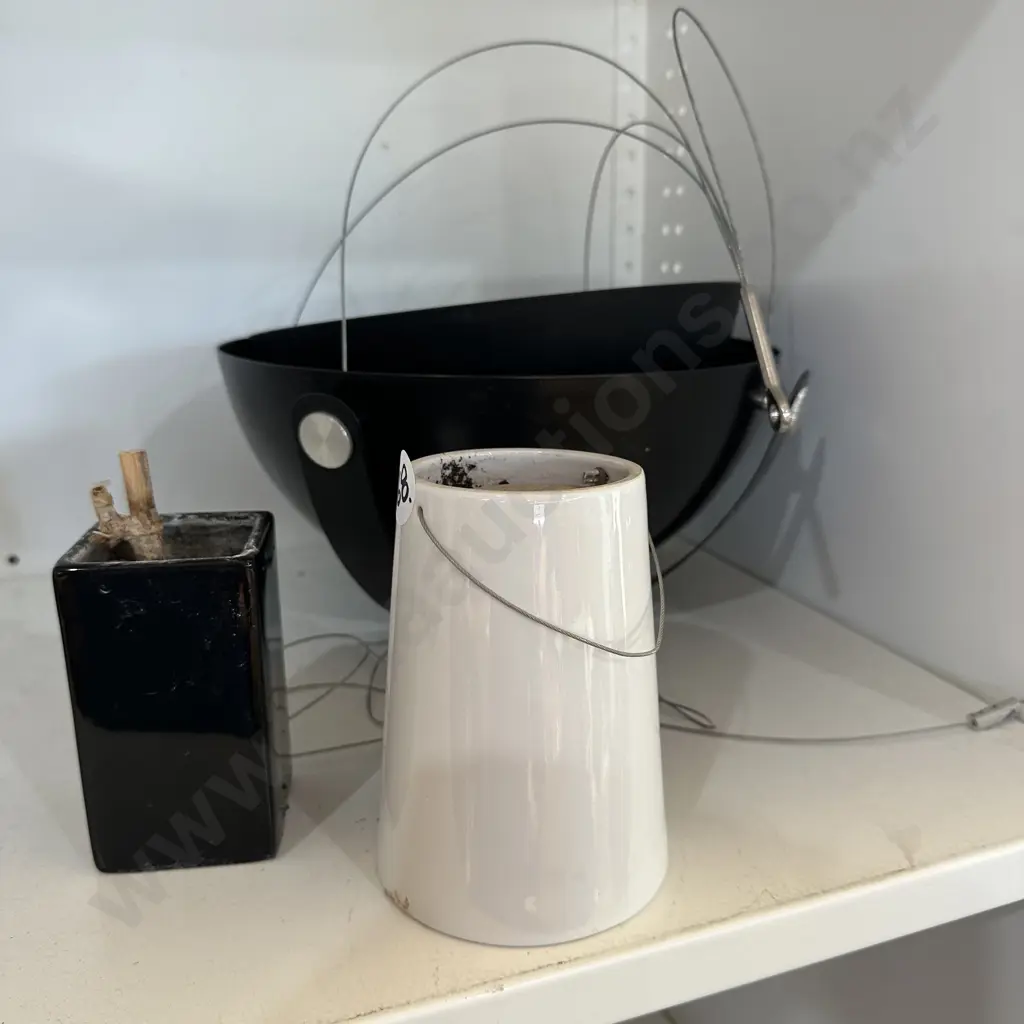 hanging planters Image 1++