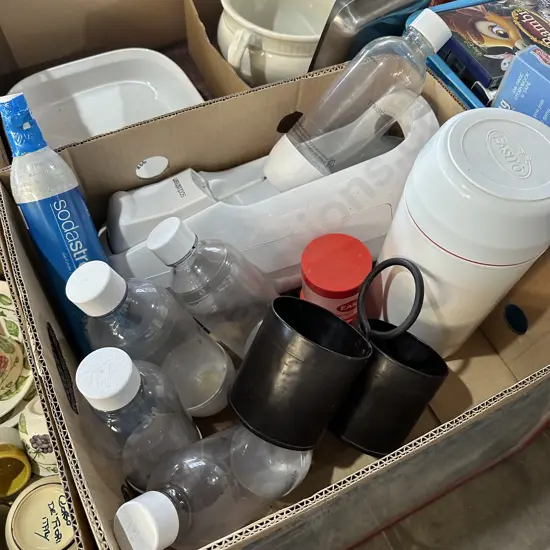 Soda stream with new gas cylinder, Easiyo yoghurt maker etc.