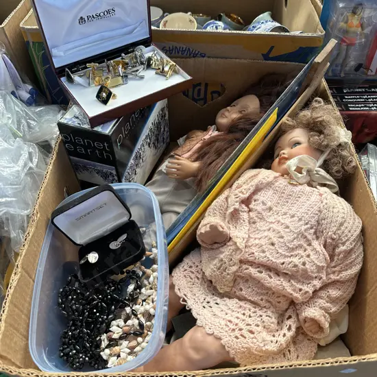 Dolls, costume jewellery, puzzle etc.