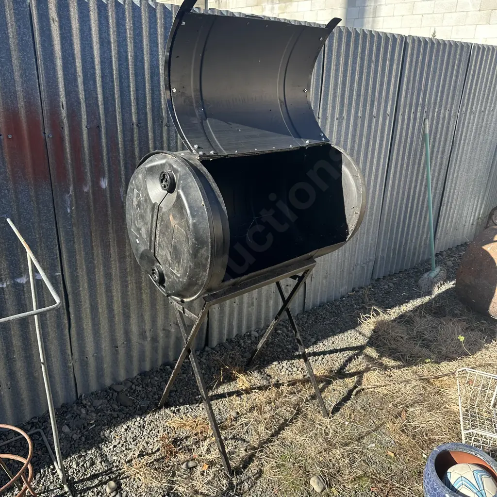 Bathurst day drinks ice barrel on stand Image 1++