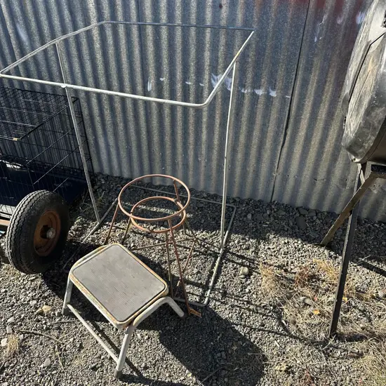 fadge holder, plant stands and step