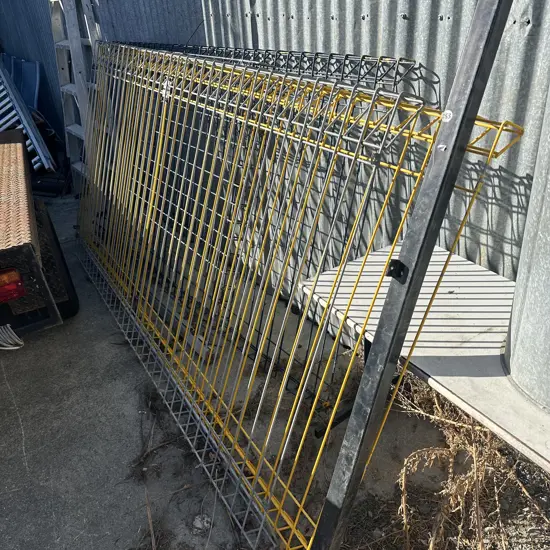 4 lengths pool fencing plus post