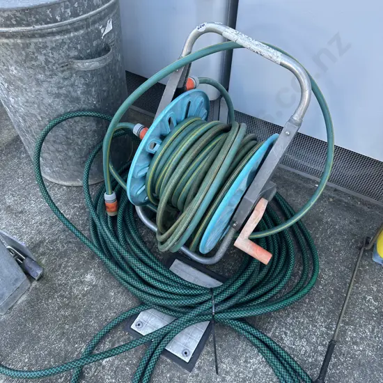 2 hoses and 1 reel