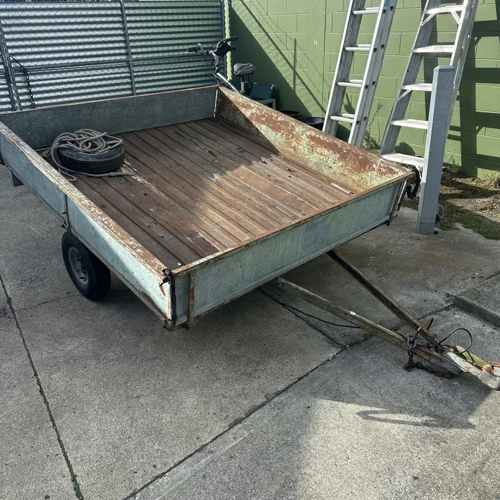 1969 cyclone trailer current rego, all wired and working plus spare wheel 1700w 1800L Image 1++