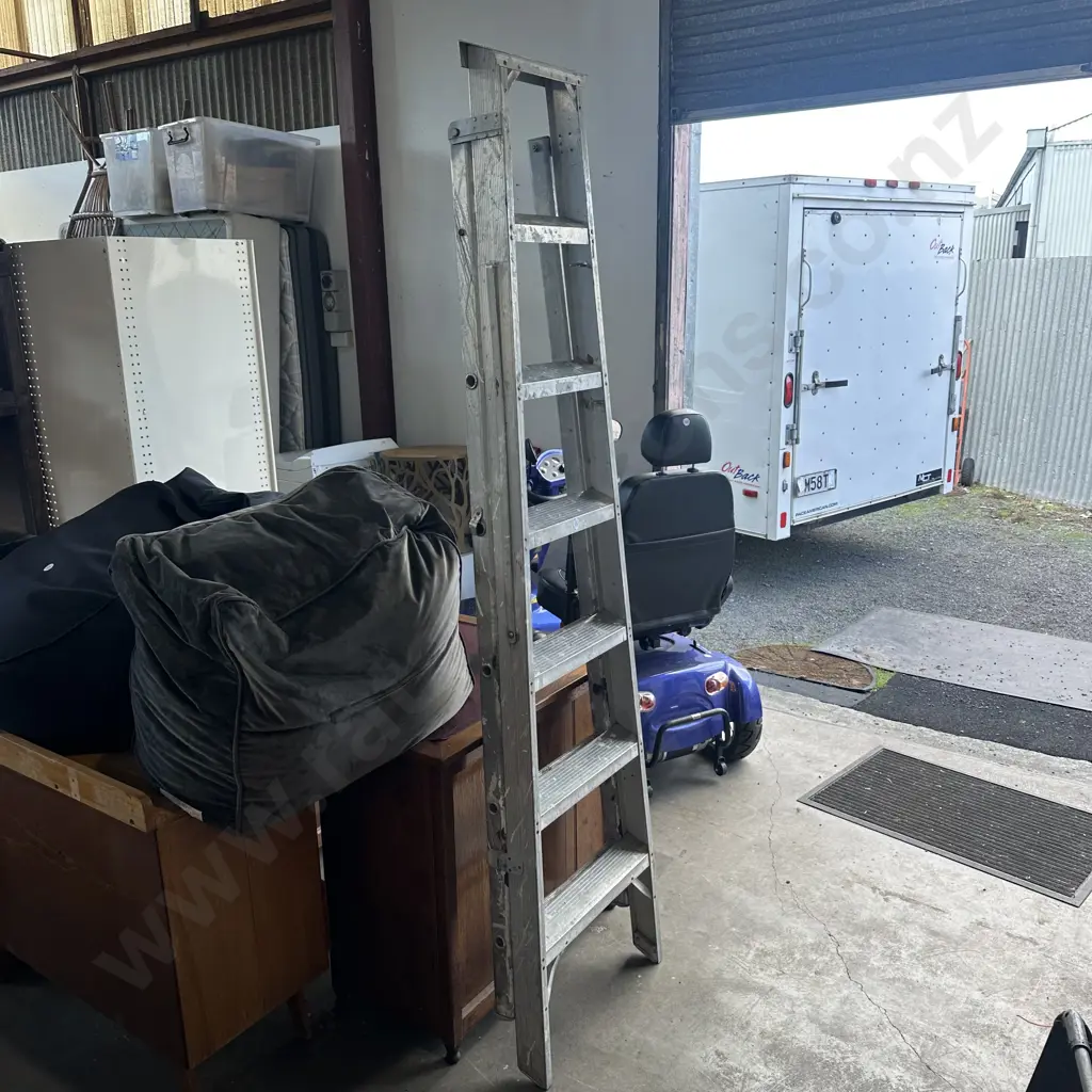 6 foot ladder Image 1++