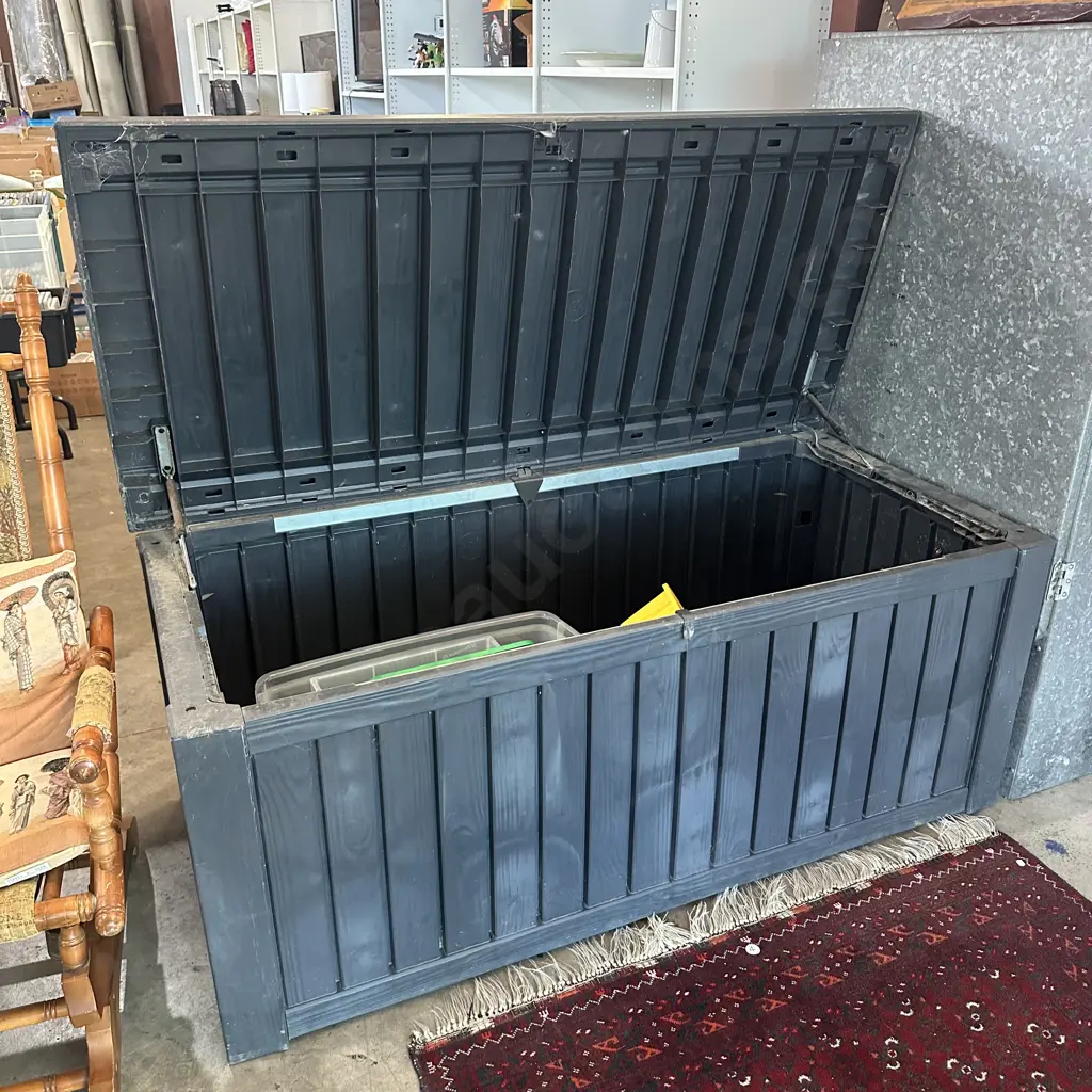 large outdoor storage box by Keter 1550long Image 1++