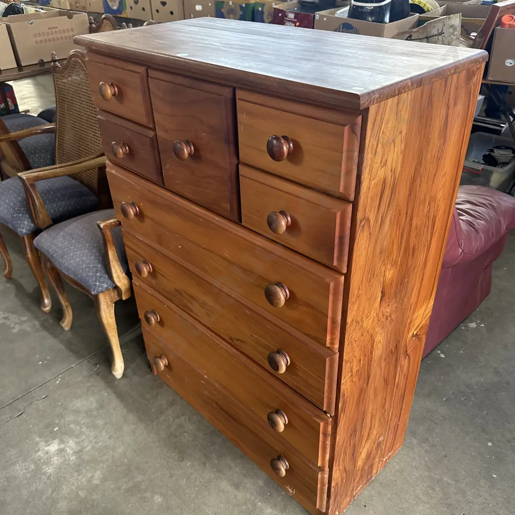 Rimu scotch chest Image 1++