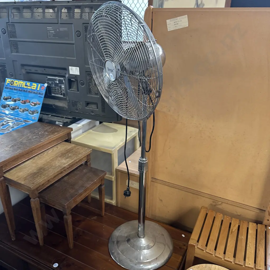 standing fan Image 1++