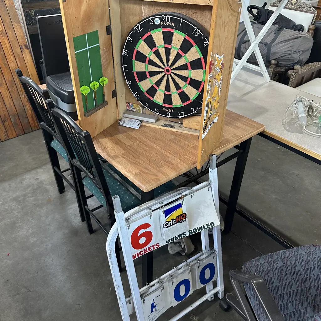 dart board and cricket counter Image 1++