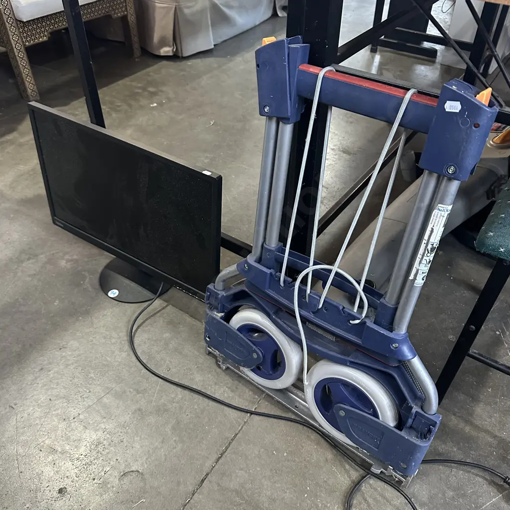 portable trolley plus monitor Image 1++