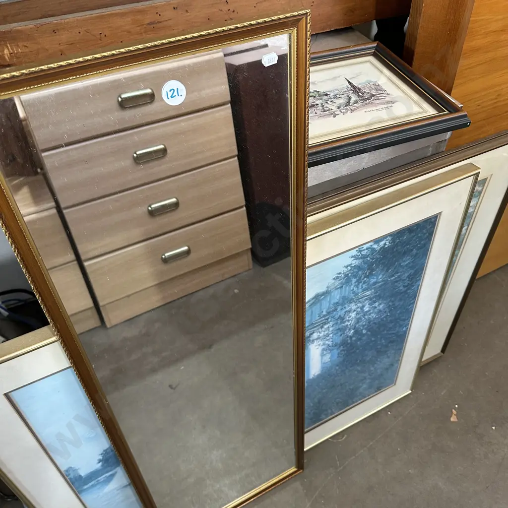 mirror and pictures Image 1++