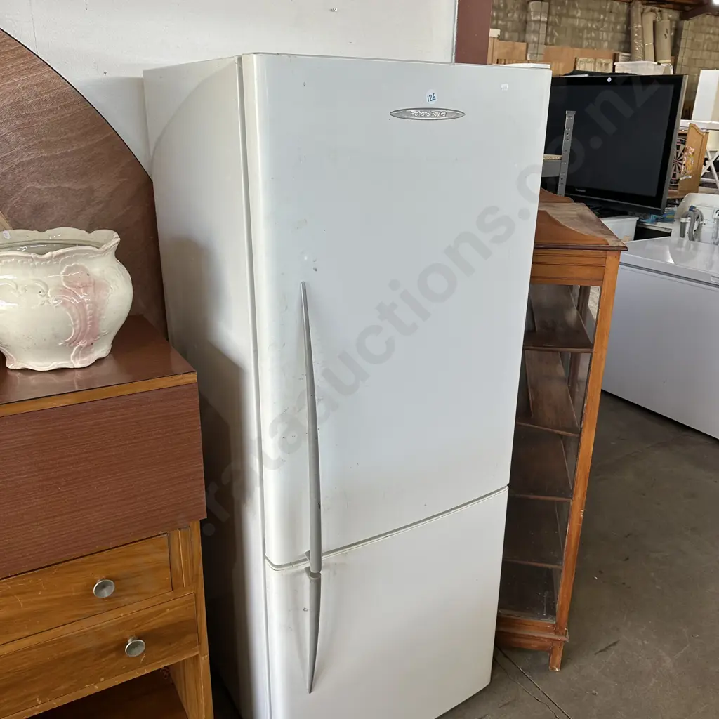 Fridge freezer - needs clean Image 1++