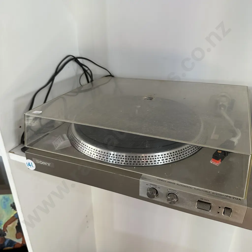 Sony direct drive turntable. Image 1++