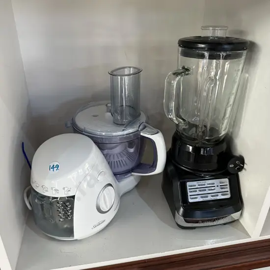 Sunbeam MultiProcessor plus Russel Hobbs blender. Tidy.
