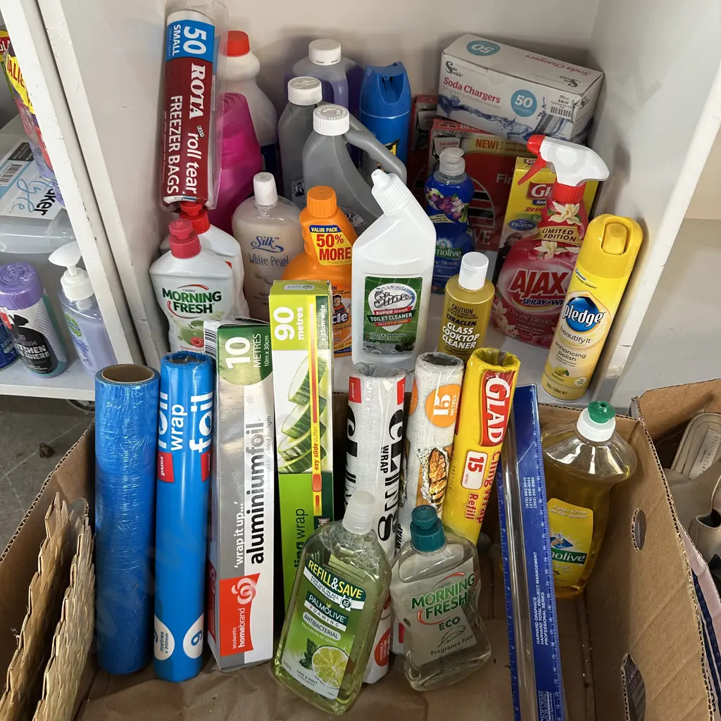 Large lot of cleaning products etc. Image 1++