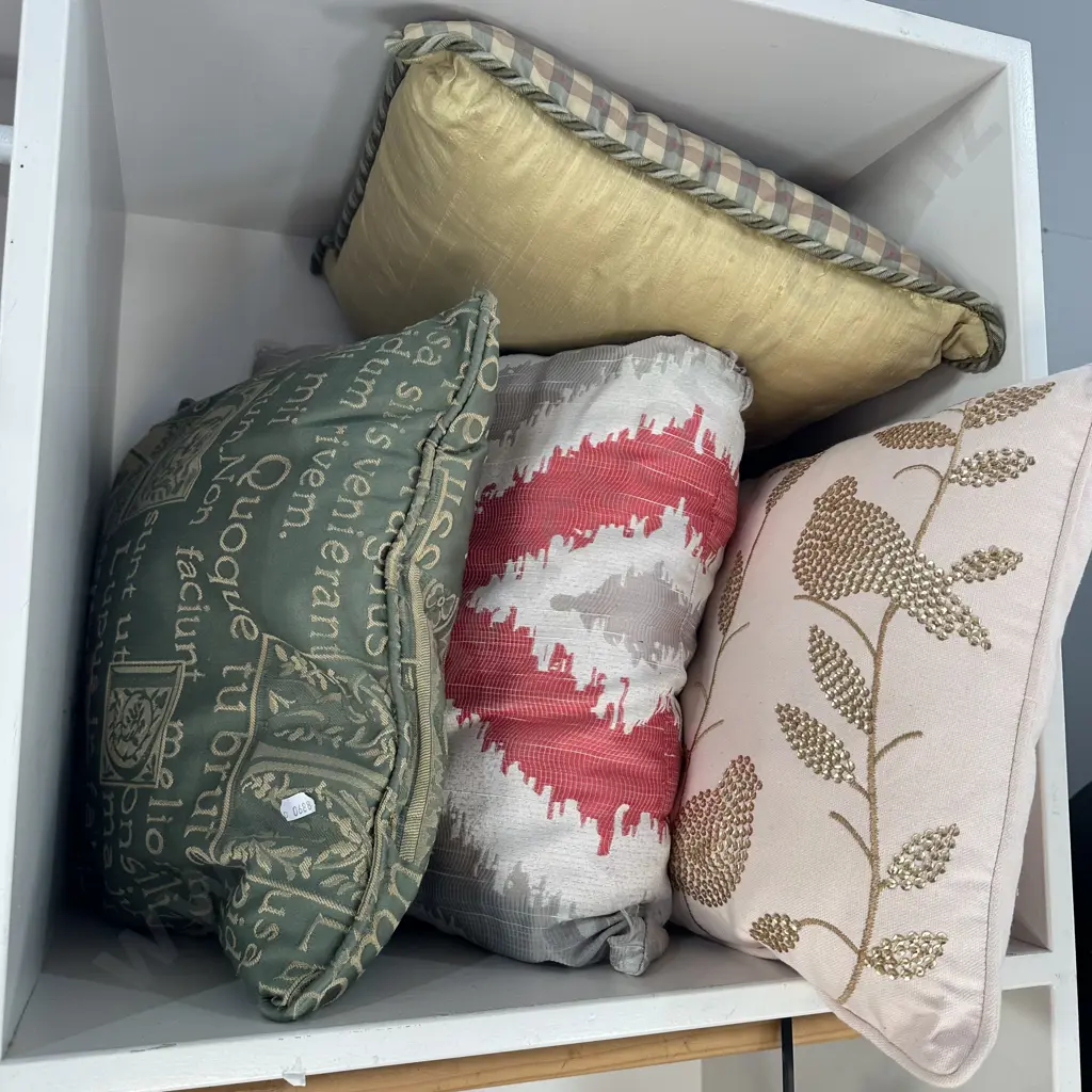 Seven tidy cushions Image 1++