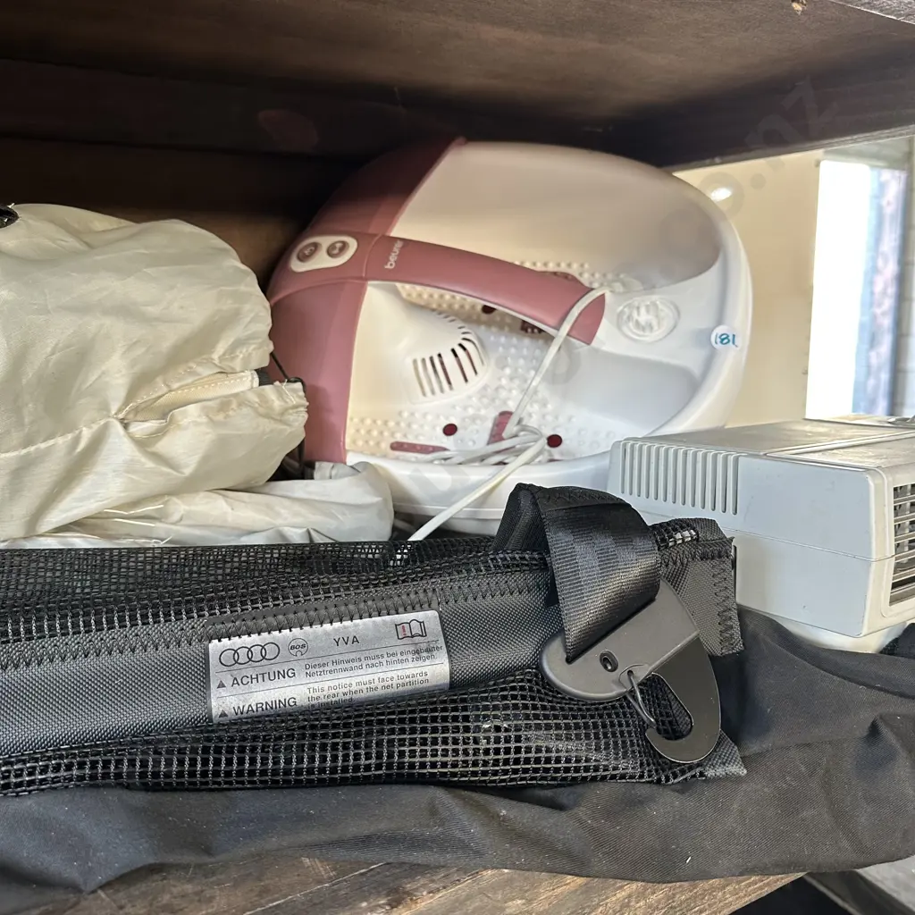 Audi parcel shelf, foot spa, fan heater plus pair folding chairs. Image 1++