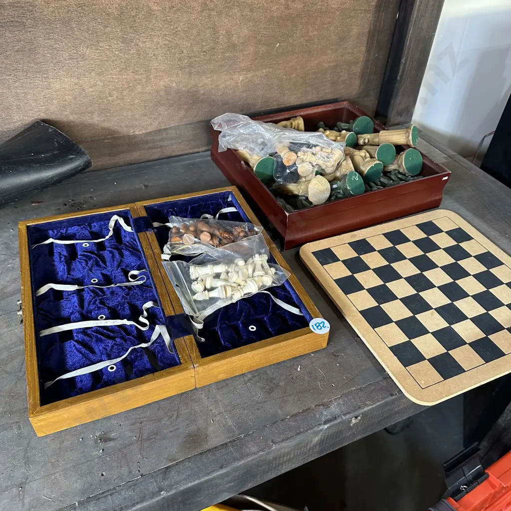 Two chess sets. Image 1++