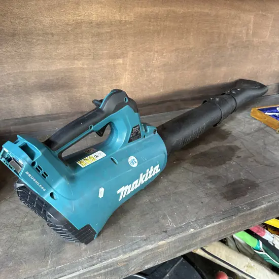 Makita 18v brushless blower (skin only)