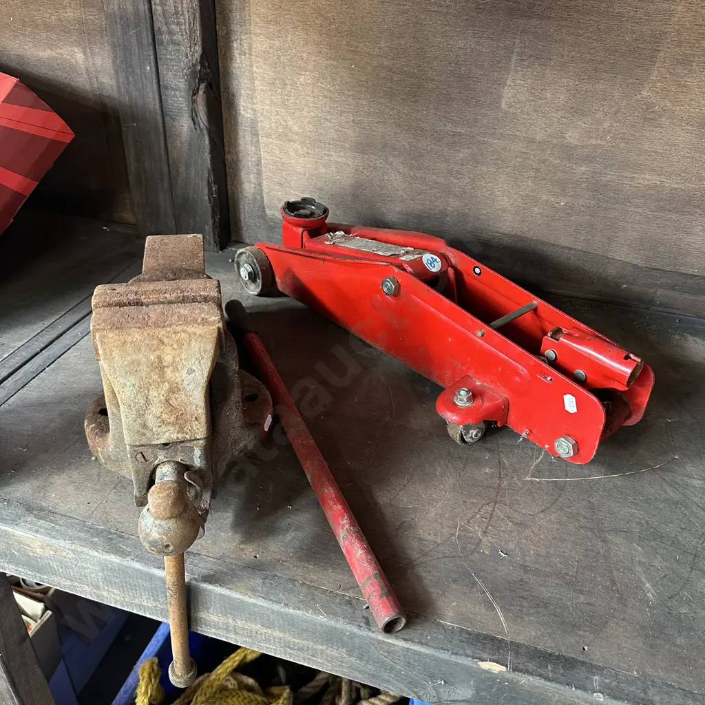 Trolley jack and heavy duty vice. Image 1++