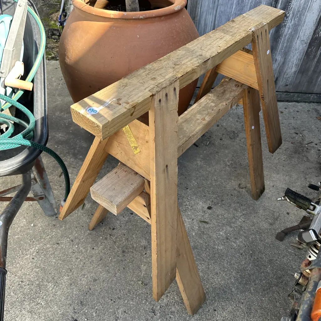 Pair of good saw horses. Image 1++