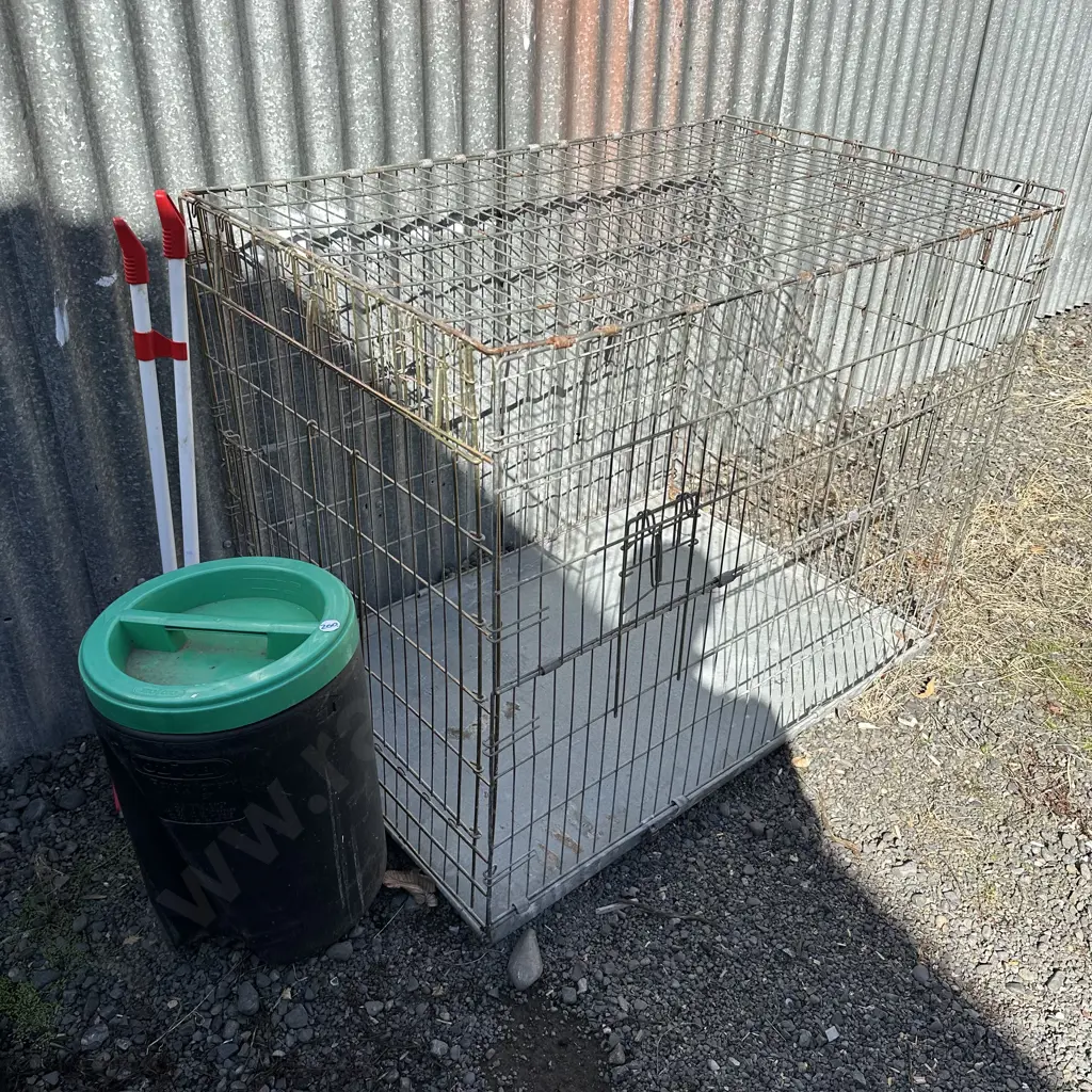 Large folding dog crate plus mixer, brush and shovel. Image 1++
