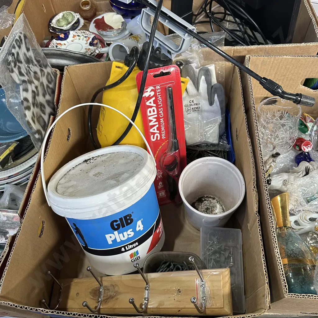 Sprayer, gloves, GIB plaster, hardware etc. Image 1++