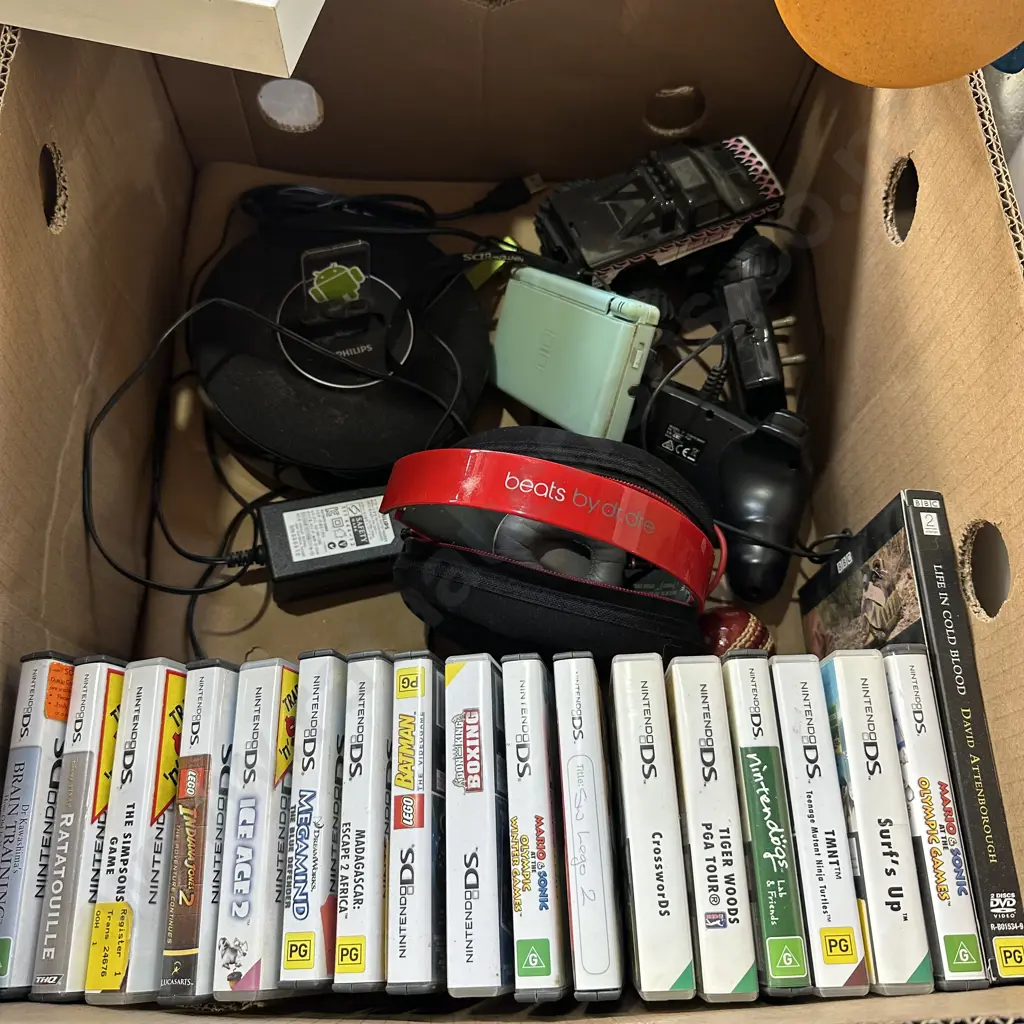Nintendo game, Beats headphones, game cases etc. Image 1++